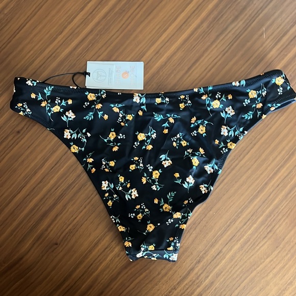 Black Flower Bikinii - Picture 2 of 4